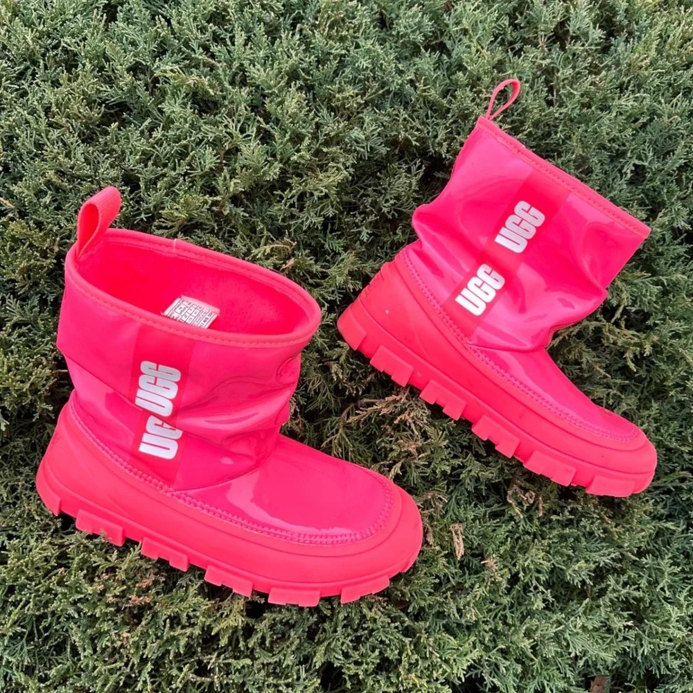 UGG Kids Classic Brellah Mini Boots‎ Big Kids Size 5 Pink